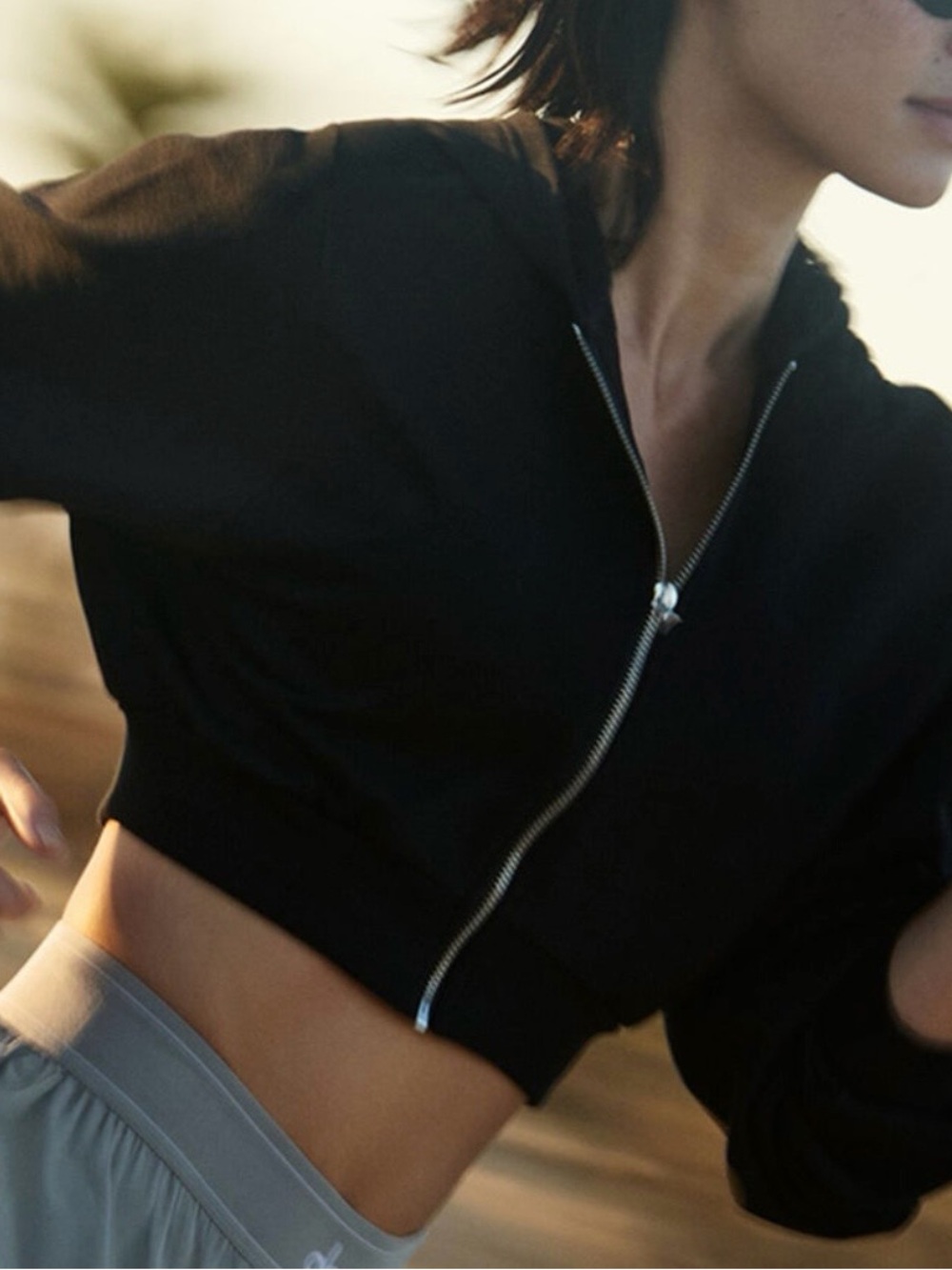 ALO sweet escape Cropped Zip-Front Hoodie - Black